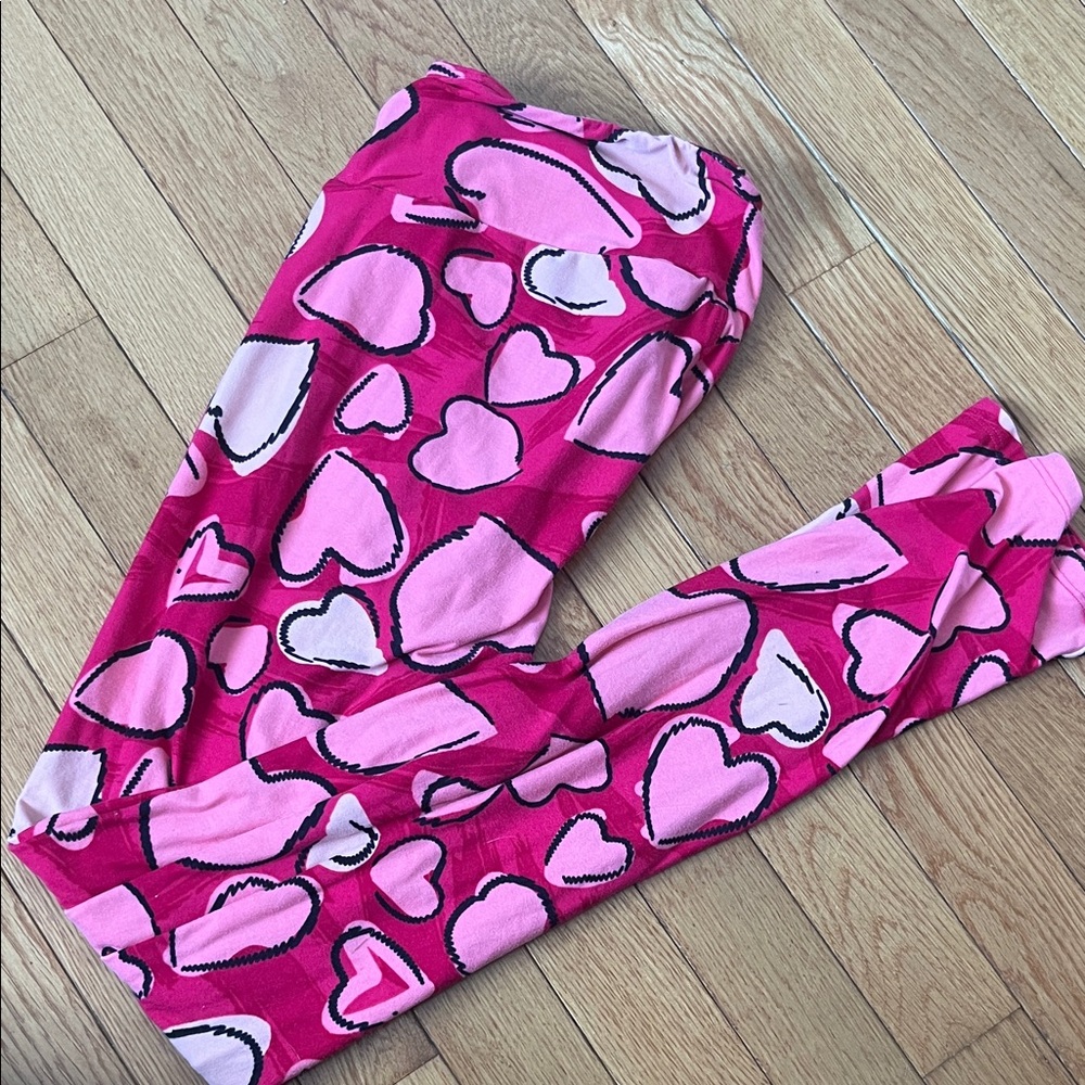TC LuLaRoe Valentines Day buttery soft leggings